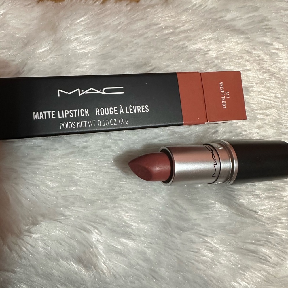 MAC Matte Lipstick Velvet Teddy - discontinued formula